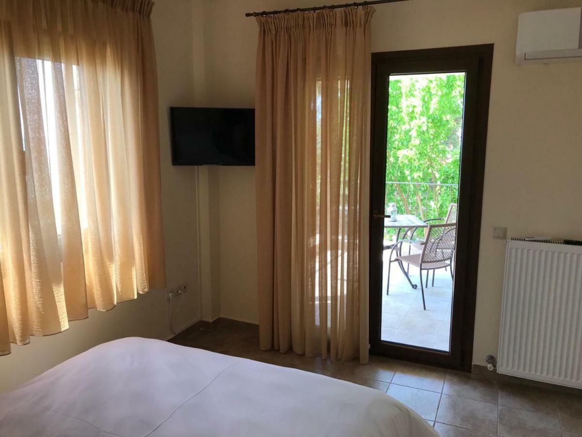 M Varkes Villa Nea Moudania Exterior foto