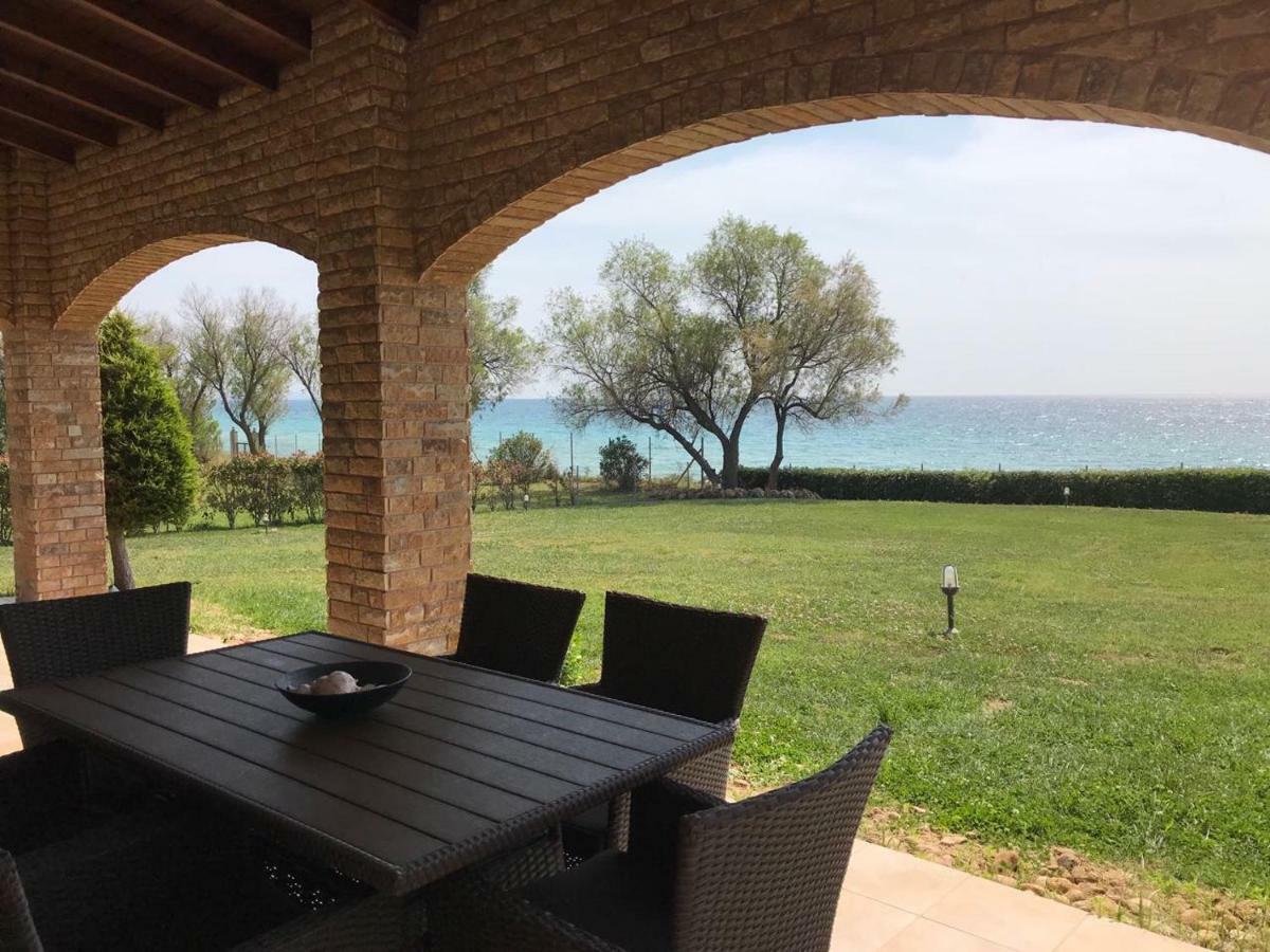 M Varkes Villa Nea Moudania Exterior foto
